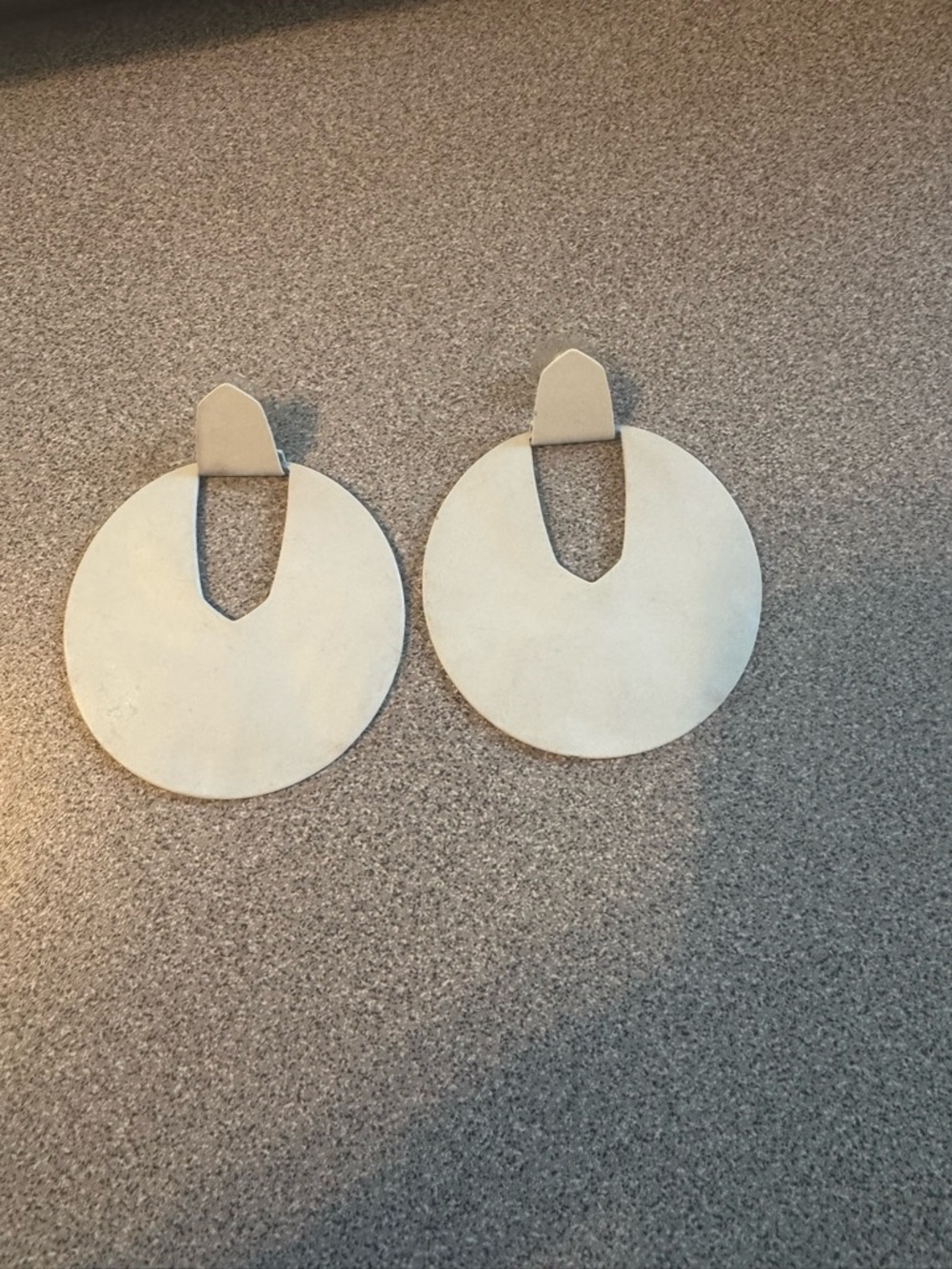 Kendra Scott White Round Cutout Drop Earrings